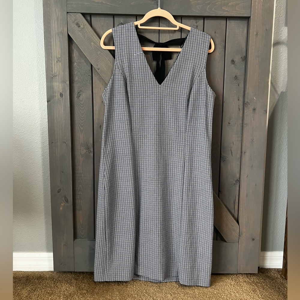 Banana Republic plaid tie back dress
